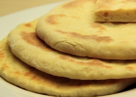 Durum buğdayı ve sert buğday paçalından üretilmiş çeşitlik buğday unu